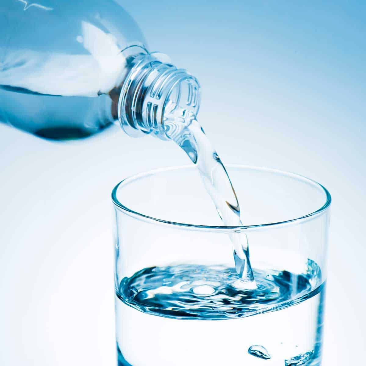 An informative visual highlighting the five key signs of dehydration, emphasizing the importance of recognizing these symptoms for better health.